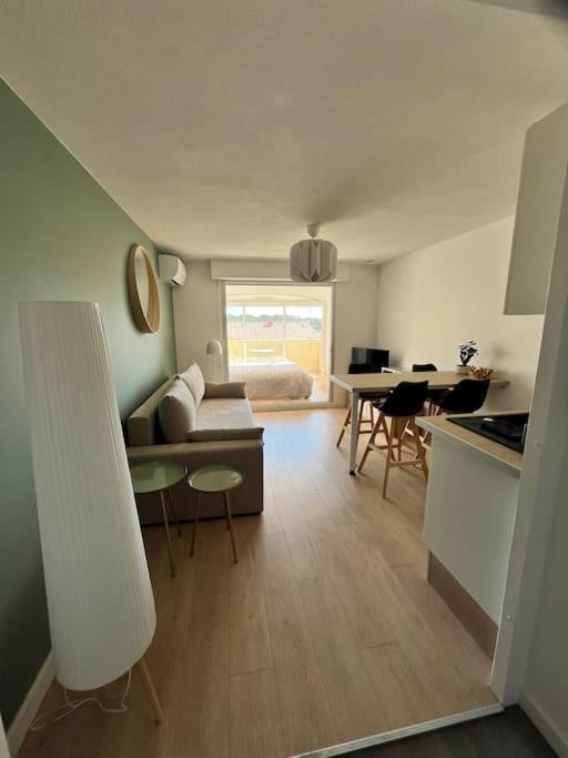 Studio Vue Mer Avec Piscine Et Terrain De Tennis Sausset-les-Pins Extérieur photo